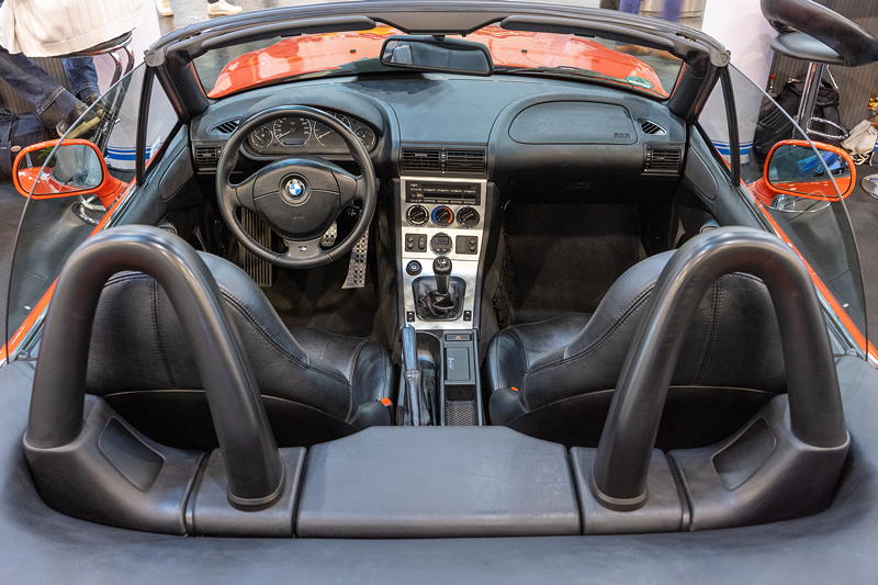 Techno Classica 2023: BMW Z3, Interieur in schwarzem Leder
