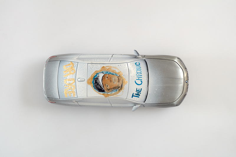 K�nstlerisch gestaltete BMW i7 Miniatur von Alvaro Barrington