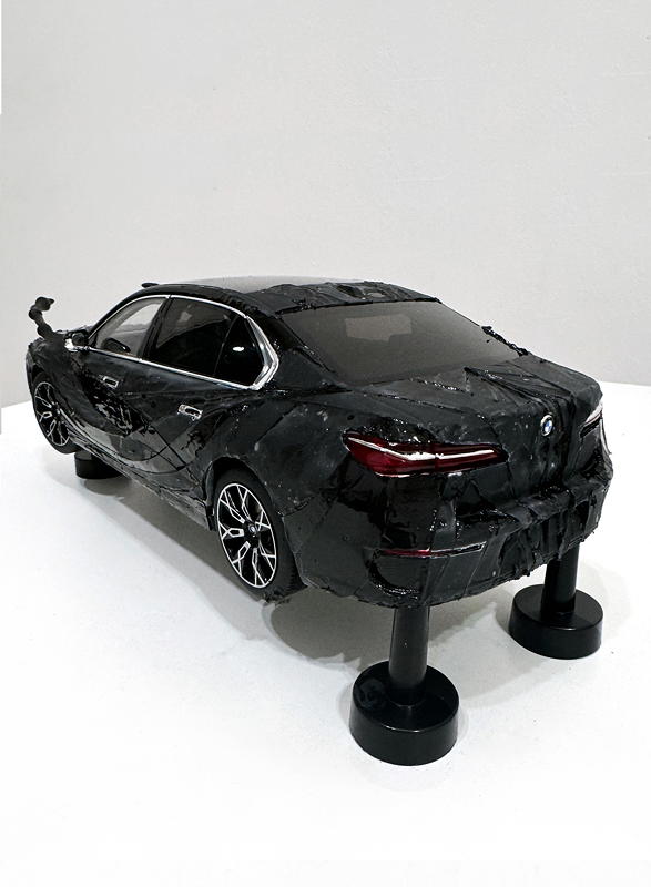 K�nstlerisch gestaltete BMW i7 Miniatur von Heemin Chung