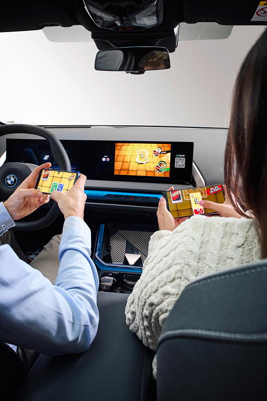 Das weltweit bekannte UNO Kartenspiel als neues In-Car Gaming Erlebnis