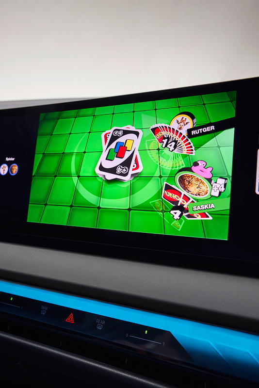 Das weltweit bekannte UNO Kartenspiel als neues In-Car Gaming Erlebnis