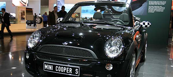 MINI Cooper S Cabrio auf der Essen Motorshow 2004