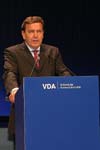 Bundeskanzler Gerhard Schrder auf der IAA 2003 in Frankfurt
