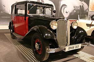 BMW 303 Limousine auf der Techno Classica 2004 in Essen