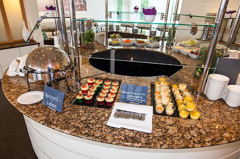 Buffet am Abend im Hotel