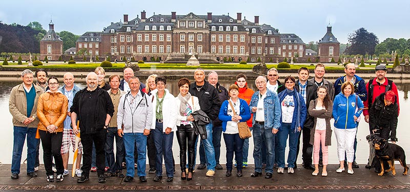 Gruppenfoto vor dem Schloss Nordkirchen am Pfingstmontag