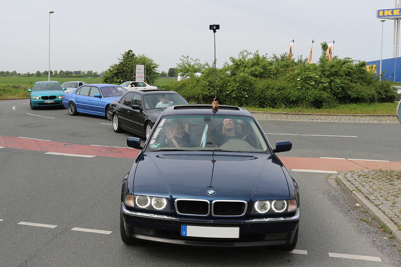 Konvoifahrt nach Phoenix West in Dortmund, hier am Kreisel im Kamen Karree