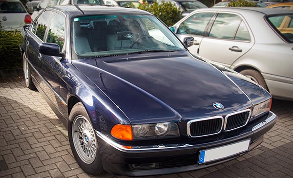 BMW 740i (E38), importiert aus Japan, in orientblau-metallic, von Hans-Rudolf ('später7erfan')