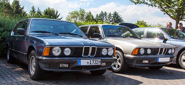 Gleich zwei BMW 732iA der ersten 7er-Modellgeneration E23 kamen zum Stammtisch