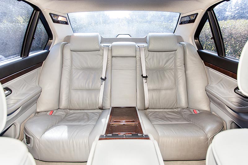 BMW L7 (E38), Blick in den Fond des 4-Sitzers