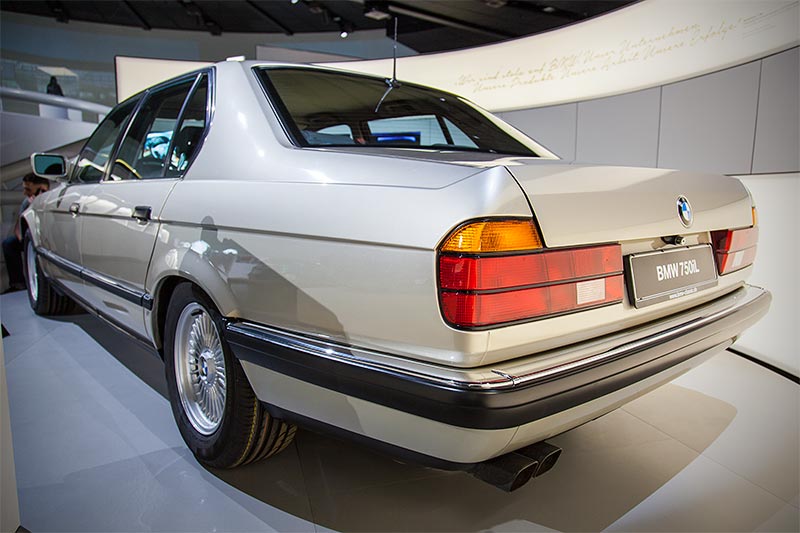 Meisterstck 61: die zweite Generation des BMW 7er. Elegant, erstmals betont keilfrmige Linienfhrung, viele technische Innovationen.