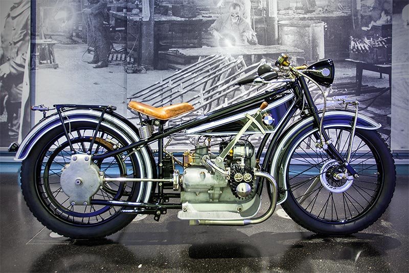 Meisterstck 6: BMW R32 in der Dauerausstellung. Das erste BMW Motorrad berhaupt. Am 28.09.1923 erstmals prsentiert.