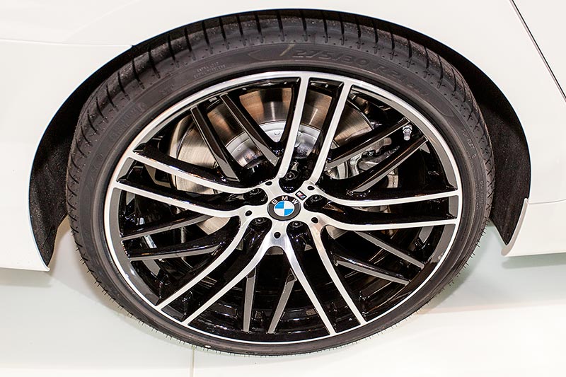 BMW 750Li Individual auf 20 Zoll M Leichtmetallrdern Doppelspeiche 648 Bicolor