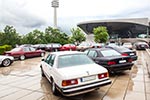 7-forum.com Jahrestreffen 2016 bei BMW in München, vor dem BMW Museum: drei 7er-BMWs der "Raketen"-Familie.