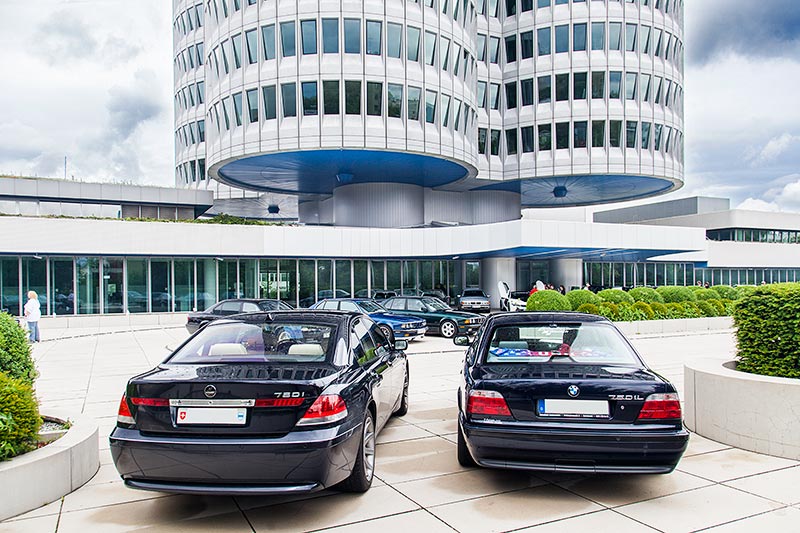  Zwei Zwlfzylinder-7er: der BMW 760i in carbon-schwarz metallic von Urs ('bubu') aus der Schweiz und BMW 750iL (E38) von John ('Hunsrck Cruiser')