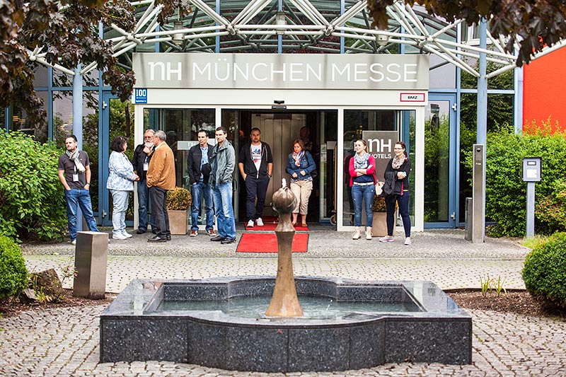 Jahrestreffenhotel 2016: das 4-Sterne NH München Messe Hotel (Foto vom Sonntag mit Jahrestreffen-Teilnehmern).