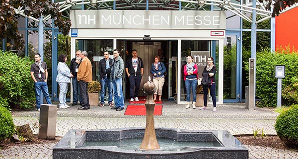 Jahrestreffenhotel 2016: das 4-Sterne NH München Messe Hotel (Foto vom Sonntag mit Jahrestreffen-Teilnehmern).