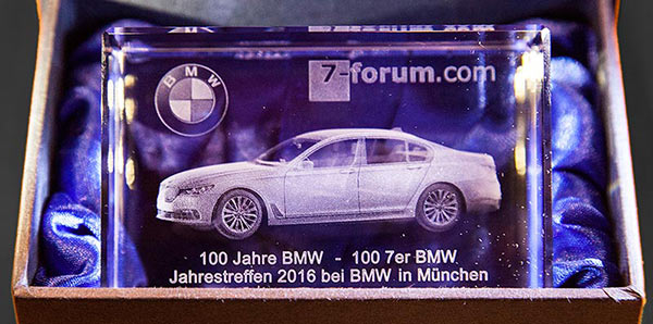 Einfahrtsgeschenk für die Jahrestreffenteilnehmer, exklusiv produziert vom BMW Welt Shop