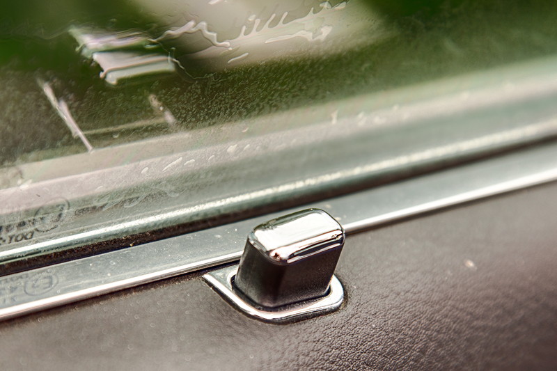 BMW 735i (E38) von G�nter ('Aschallnick'), Chrome-Line-Interieur Ausstattung, Sicherheitsglas mit den �blichen M�ngeln