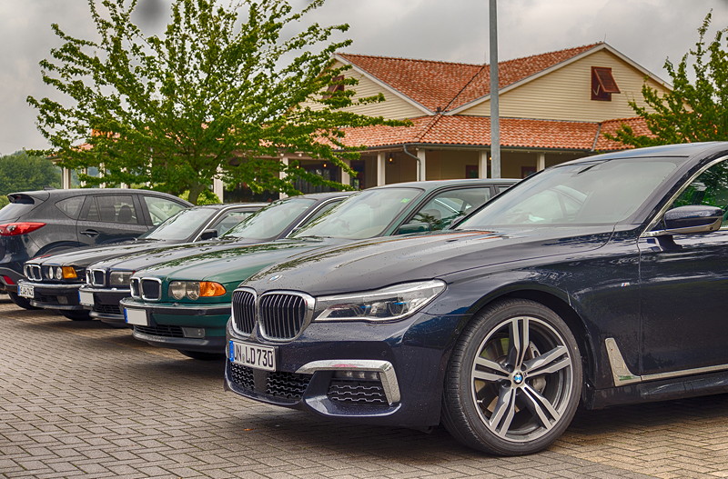 Rhein-Ruhr-Stammtisch im Juli 2017, vorne: BMW 730Ld mit M-Paket (G12) von Christian ('Christian')