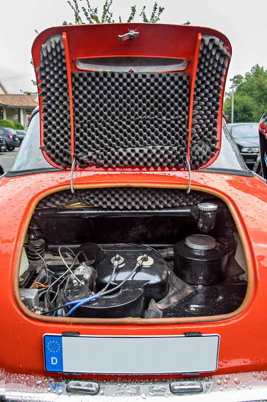 Goggomobil TS 250 Coup� von Ralf ('asc-730i'), Motor im Heck mit D�mm-Matte in der Motorhaube