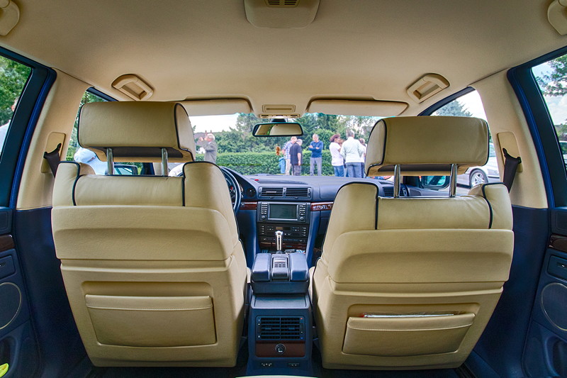  BMW 740i (E38) Individual von Frank ('heliman4'), Blick aus dem Fond auf die vorderen Sitze