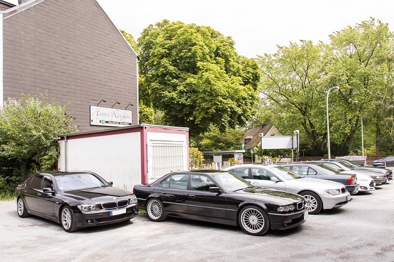 Rheinischer 7er Stammtisch im Juli 2017, Parken neben dem Haus 'Rsgen' auf dem Parkplatz eines Blumenladens