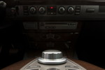 BMW 750Li (E66), Bedienung per iDrive Controller, der in der vierten 7er-Generation erstmals bei BMW zum Einsatz kam