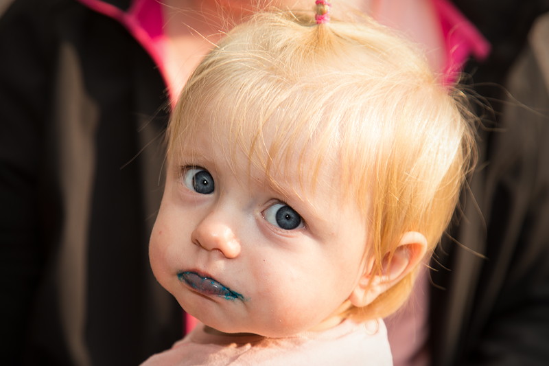 77. S�dhessen-Stammtisch: nicht nur der kleinen Mariella schmeckten die BMW Cookies