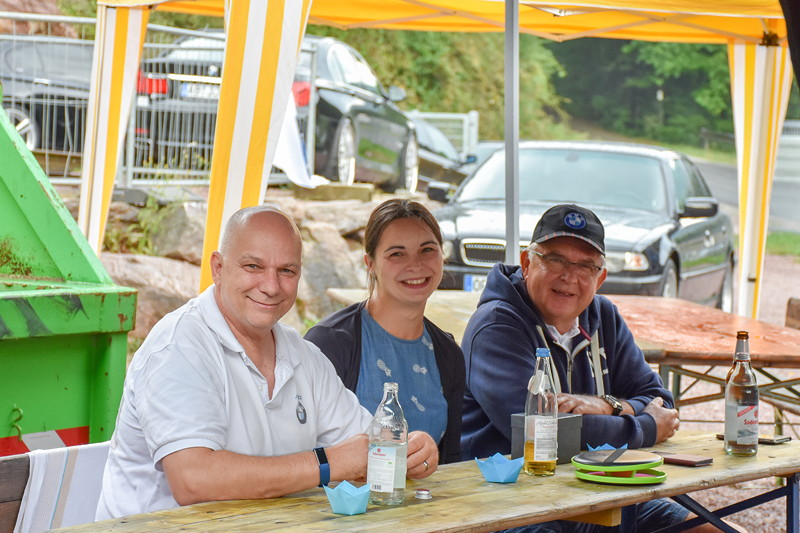 Grill-Stammtisch im Juli 2018: Alexander ('NiLuLe') mit Frau Dani und Karl-Heinz ('Fuat')