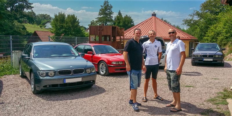 Grill-Stammtisch im Juli 2018: J�rgen ('Yachtliner'), J�rg ('Imola2') und Ralf ('Ralf735iV8')