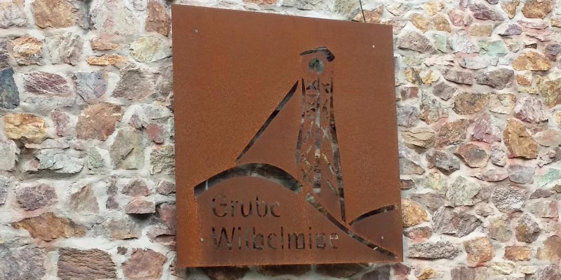 Grill-Stammtisch im Juli 2018: Eingangsschild zur Grube Wilhelmine in Sommerkahl