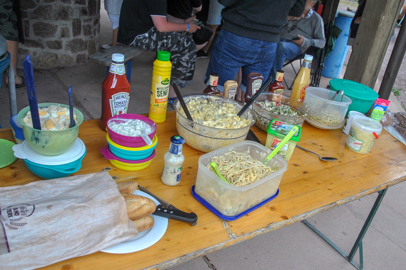Grill-Stammtisch im Juli 2018: Beilagen-Buffet beim Grill-Stammtisch