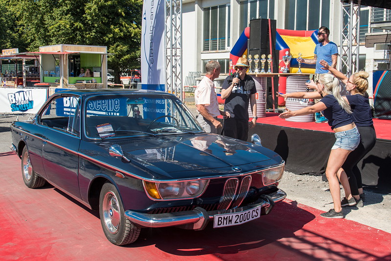 BMW Scene Show 2018: Frank Thorissen gewann den Pokal 'Best of VIP' f�r seinen BMW 2000 CS.