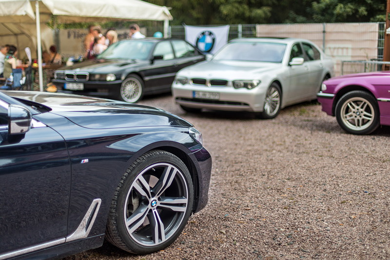 100. BMW 7er S�dhessen Stammtisch: BMW 7er Parkplatz