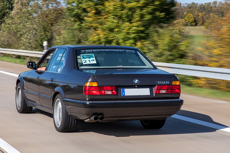 100. Schwaben-Stammtisch: 7er-Konvoi zum Schloss Schillingsf�rst, hier der BMW 750i (E32) von Stefan ('monaco')