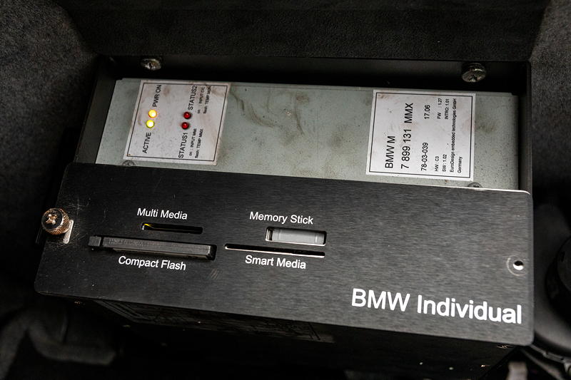 Rhein-Ruhr-Stammtisch im März 2020: BMW 760Li (E66 LCI) von Daniel ('Fosgate'), BMW Individual Car PC, Rechner im Kofferraum.