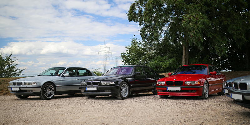 BMW 7er Stammtisch Halle-Leipzig im Juli 2020: BMW 728i von Joe ('phaenomenon'), BMW 740i von Waldemar ('Waldi-740i') und BMW 750i von Frank ('750imolarot')