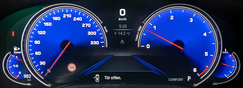 BMW Power Day 2021 in Enspel. BMW 730d (G11) von Manfred ('mannylein'). Per Codierung zeigt sein Auto nun das Alpina B7 Tacho.