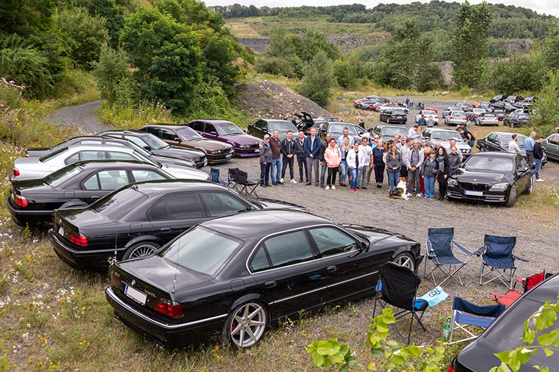 BMW 7er Forum beim BMW Power Day 2021 in Enspel. Gruppenfoto.