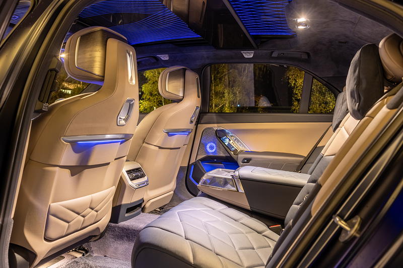 249. Rhein-Ruhr-Stammtisch im November 2023: BMW i7 M70 (G70), Fond