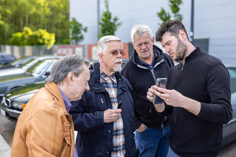 255. Rhein-Ruhr-Stammtisch im Mai 2024, von links: Michael ('mikel2002rot'), Gregor ('leopold456'), Uwe ('CFJoe') und Oliver ('Olli-Knolli')