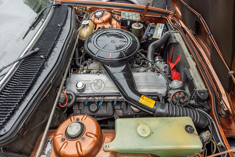 150. Treffen der 7er BMW Freunde S�dhessen: BMW 730 (E23) von Uwe ('UB_E23_730A_77'), 6-Zylinder-Motor mit 284 PS