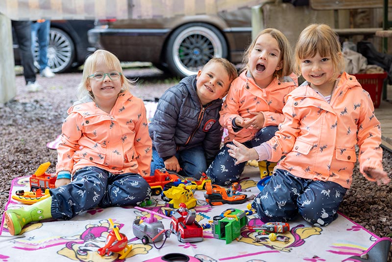 150. Treffen der 7er BMW Freunde S�dhessen: auch die Kinder hatten Spa�: Alyssa, Ben, Zoe und Luna