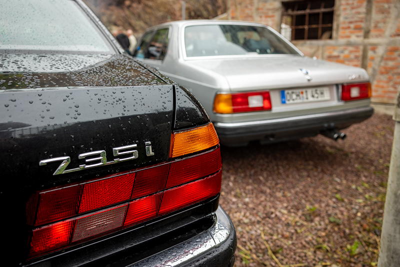 150. Treffen der 7er BMW Freunde Sdhessen: BMW 735i (E32) von Julian ('JulianE34') und BMW 745i (E23) von Victor ('VictorGonzales')