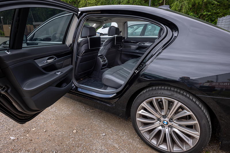 256. Rhein-Ruhr-Stammtisch im Juni 2024: BMW 740Ld xDrive (G12) von Michael ('Fiete'),Blick in den langen Fond