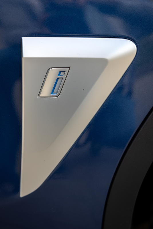 Rhein-Ruhr-Stammtisch im Oktober 2024: BMW iX3 von Gregor ('leopold456'), seitlicher Aircurtain