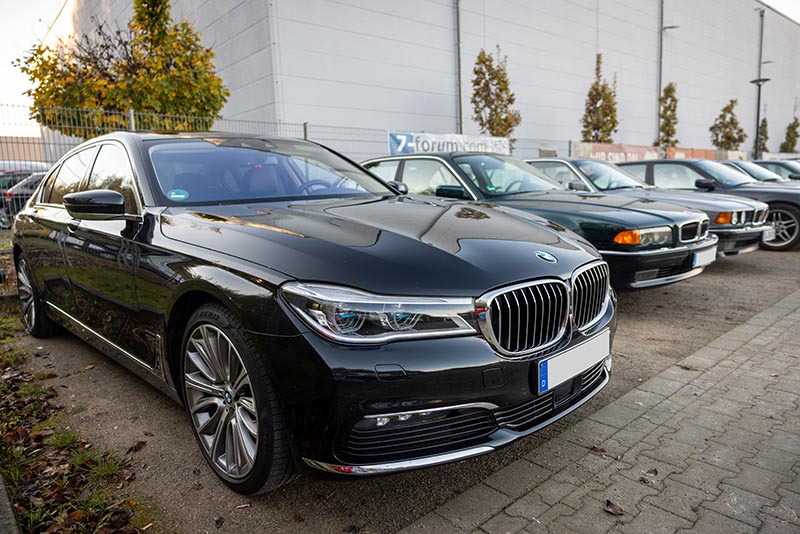Rhein-Ruhr-Stammtisch im November 2024, vorne: BMW 740Ld (G12) von Michael ('Fiete912')