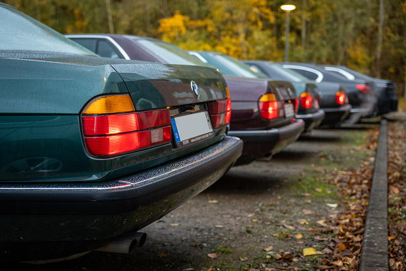 Rhein-Ruhr-Stammtisch im November 2025: BMW 730i (E32) von Andre ('Kuka'), Heckansicht