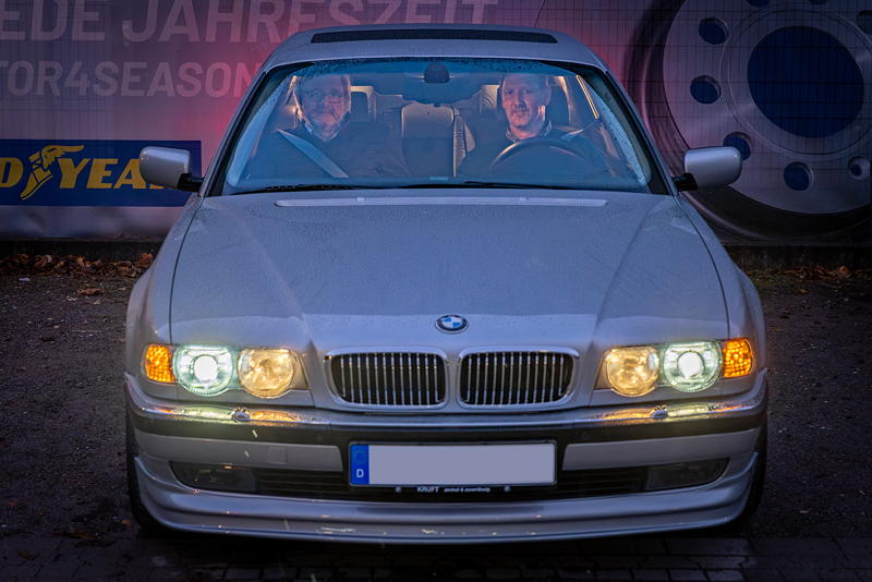 Rhein-Ruhr-Stammtisch im November 2025: BMW L7 (E38) von Alexander ('Highliner', am Steuer) mit Dirk ('dirk750') auf dem Beifahrersitz